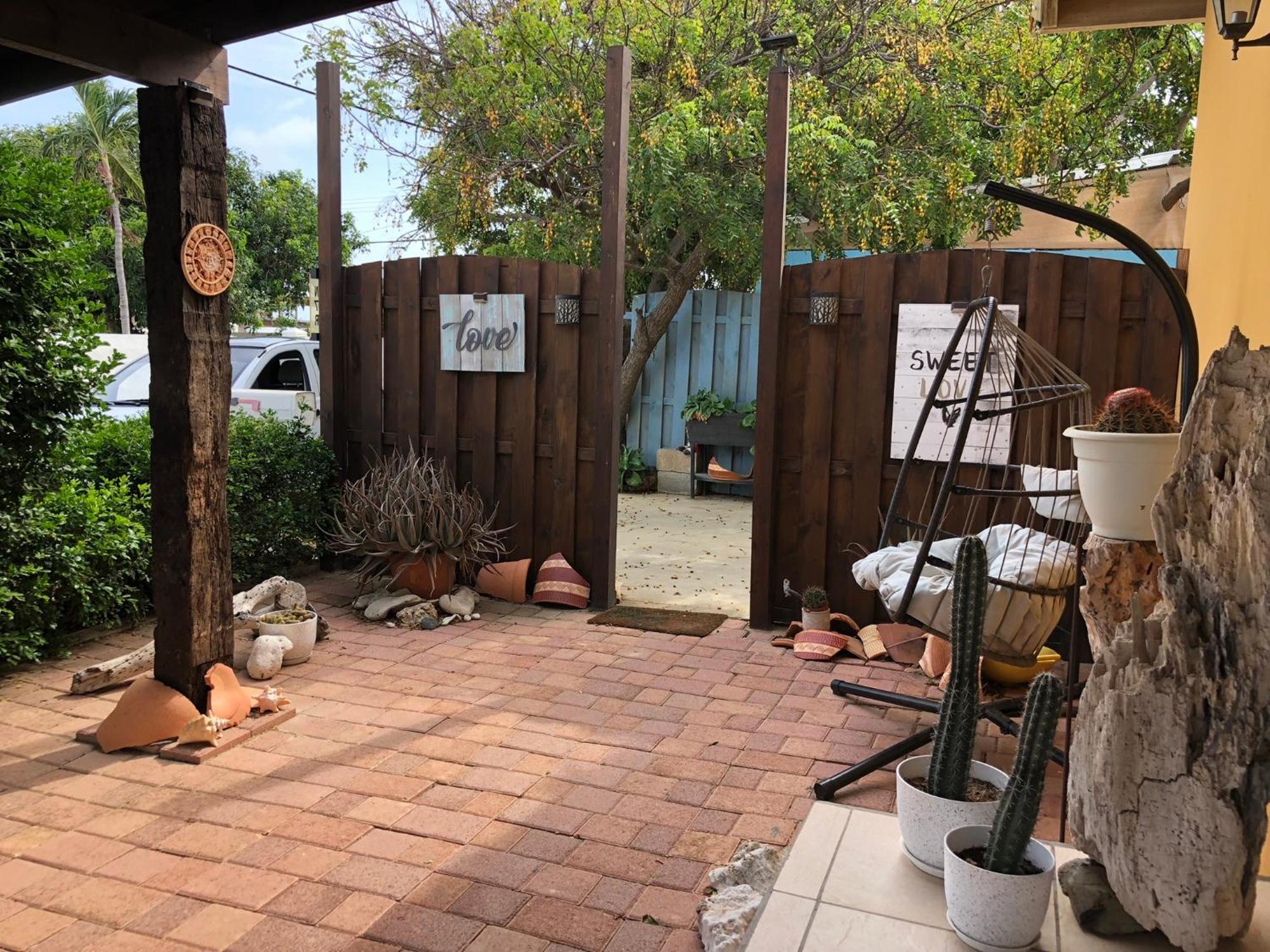 Local Home Aruba 오란제스타트 외부 사진